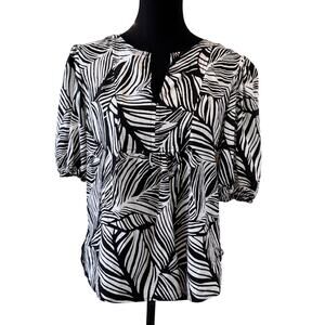 NEW Christian Siriano Black White Printed Short Sleeve Blouse Top Size S